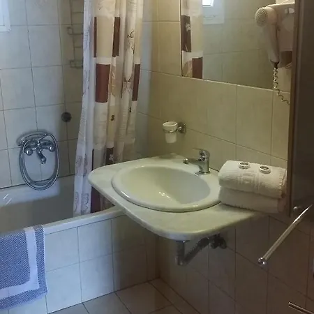 Valley Village Szálloda 3*