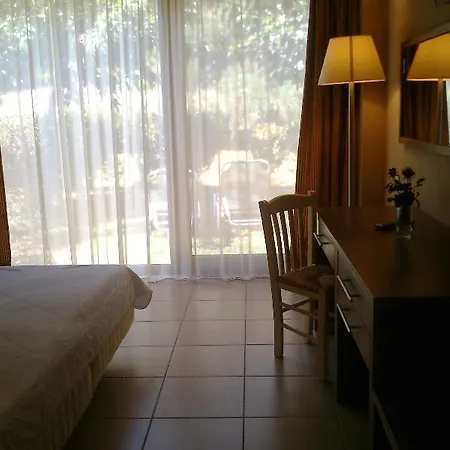 Valley Village 3*